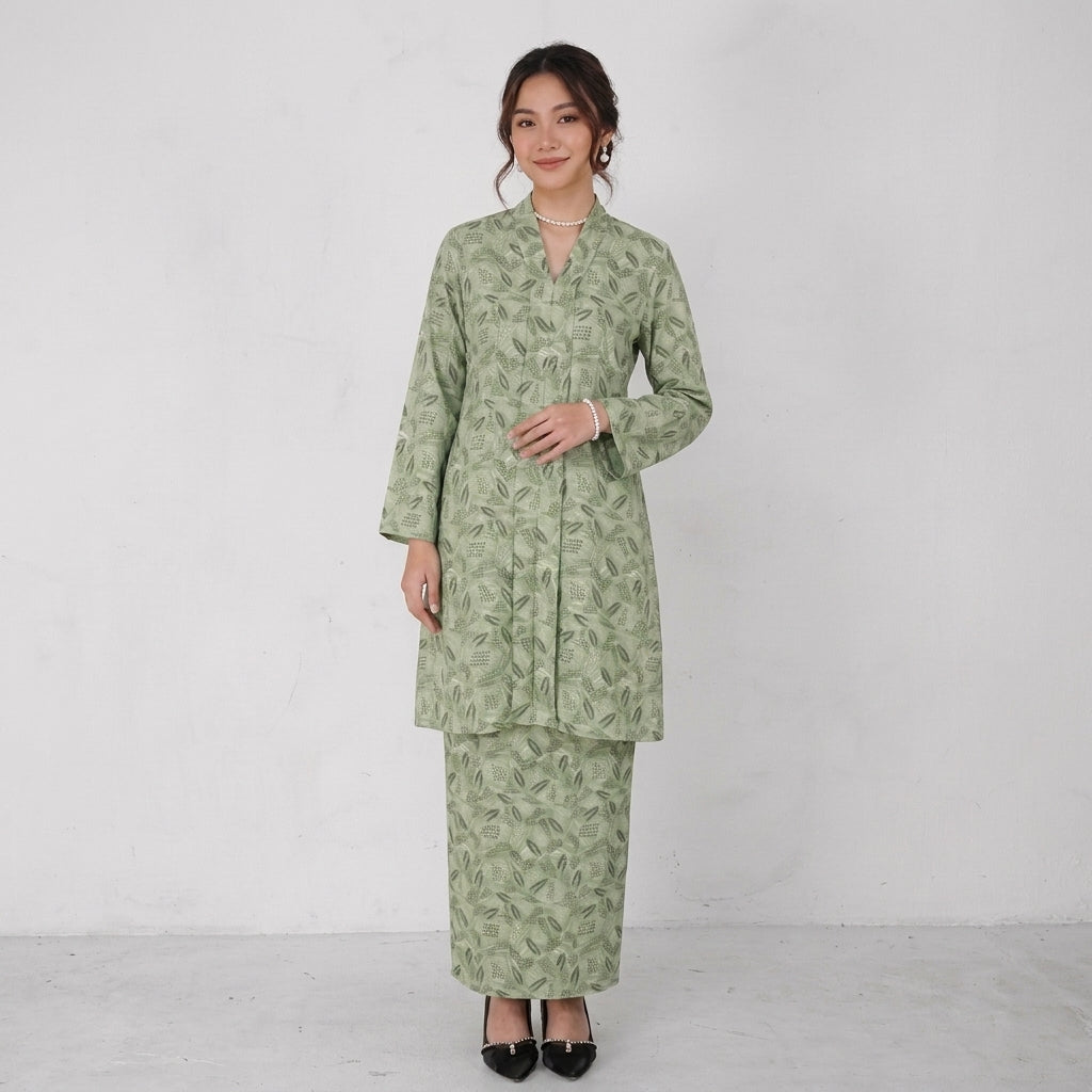 PREMIUM EXCLUSIVE LEAF PRINTED MUSLIMAH LONG KEBAYA
